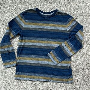 Boys long sleeve t-shirt from Old Navy. Size 10/12.